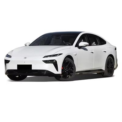 Un buon prezzo. High Speed Pure Electric Sedan Dongfeng Yipai 007 5 porte 5 posti struttura del corpo e passo 2915 mm in linea