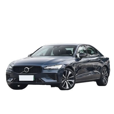Un buon prezzo. Scopri il meglio dei due mondi con la Volvo S60 High Speed Long Range e Plug-in Hybrid 2023 in linea