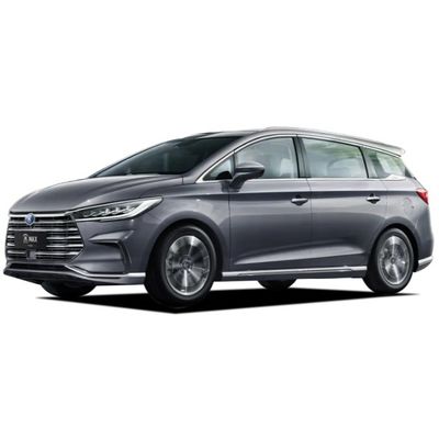 Un buon prezzo. Auto elettrico a 6 posti con pneumatici R18 e 150-200 PS di potenza totale Perfetto in caso di necessità di soluzioni di trasporto in linea