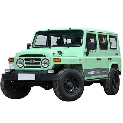 Un buon prezzo. 2023 Steering elettrico 4x4 Auto più popolare SUV manuale 2.4T con motore turbo a LED Far Light Sedie in pelle Veicolo a benzina in linea