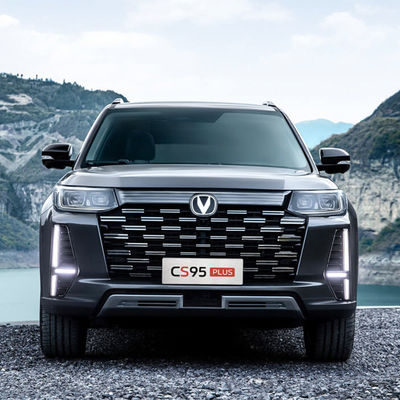 Un buon prezzo. Design di lusso Changan CS95 PLUS Sterzo sinistro Trazione su due ruote SUV grande Potenza massima 150-200PS Disposizione 1.5-2.0L in linea