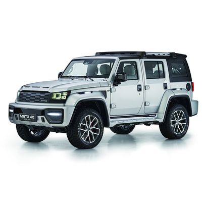 Un buon prezzo. 2024 BAIC BJ40 Plus Carrozzine a benzina Fuel Off-road SUV 2.0T Auto Compact SUV 4x4 Veicoli con sistema di freno a disco posteriore in linea