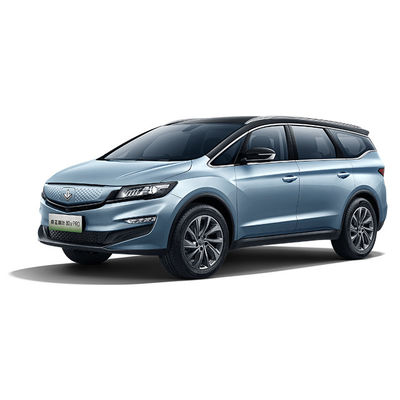 Un buon prezzo. Geely Livan Moderna auto elettrica Veicolo a nuova energia con ampio spazio per viaggi in famiglia Ricarica veloce per viaggi di gruppo in linea