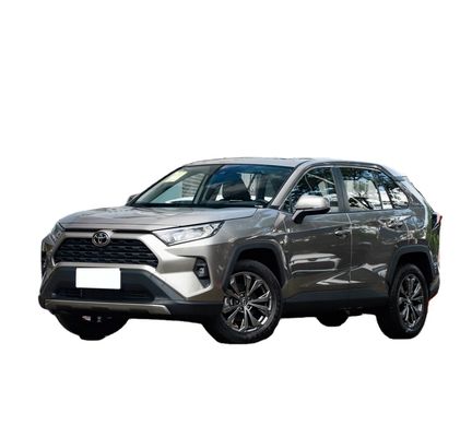 Un buon prezzo. Sedie in pelle To-yota RAV-4 AWD Versioni a benzina e ibride 0km Auto usata con sistema di sterzo elettrico in linea