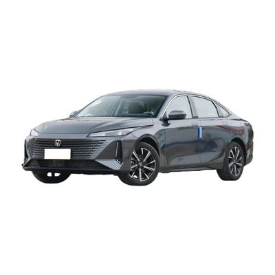 Un buon prezzo. Prova la potenza della berlina di punta GDI DCT 1.5T di 2023 di Changan Yida con fari a LED avanzati e coppia motore di 260N.m in linea